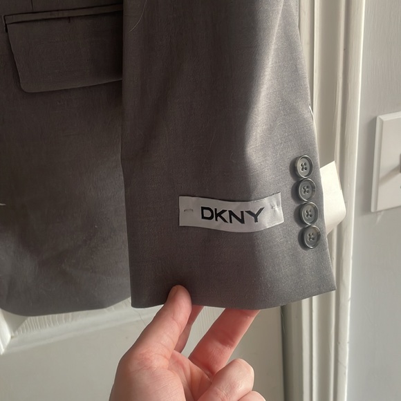 Brand new with tags dkny suit - Picture 2 of 4